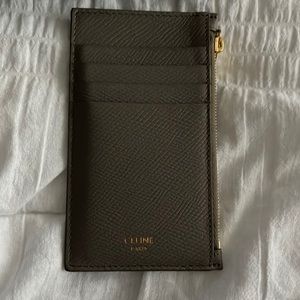 Celine: Cardholder excellent condition, no signs of wear and tear.